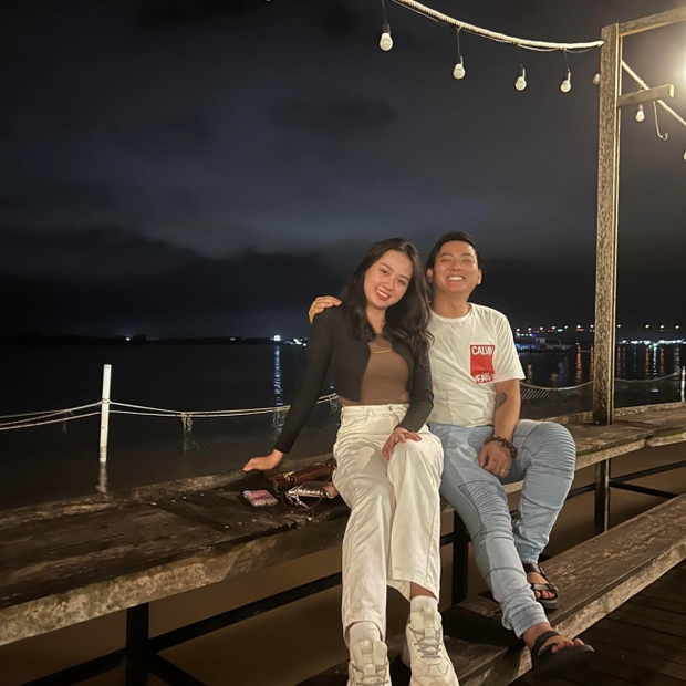 Xôn xao clip Hoài Lâm gặp lại vợ cũ, trao nhau cái ôm và ánh mắt đầy tình cảm?-4