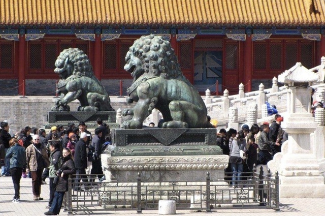 Vì sao sư tử trong Tử Cấm Thành có đôi tai cụp xuống? Nghe lý do sửng sốt vì người xưa quá uyên thâm!-1