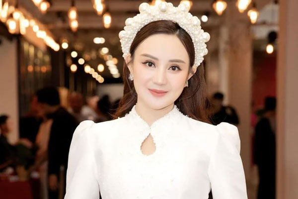 Xôn xao nhan sắc Vy Oanh qua camera thường, so với ảnh tự chụp khác biệt hẳn?-7