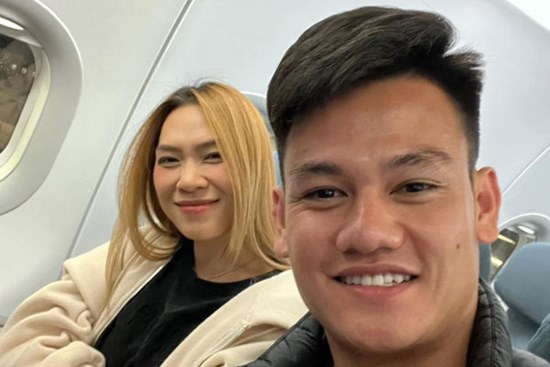Hồ Tấn Tài 'flex' ảnh chụp cùng Mỹ Tâm: '2 ngày 1 đêm săn chị cả năm trời còn Tài chỉ cần một chuyến bay'