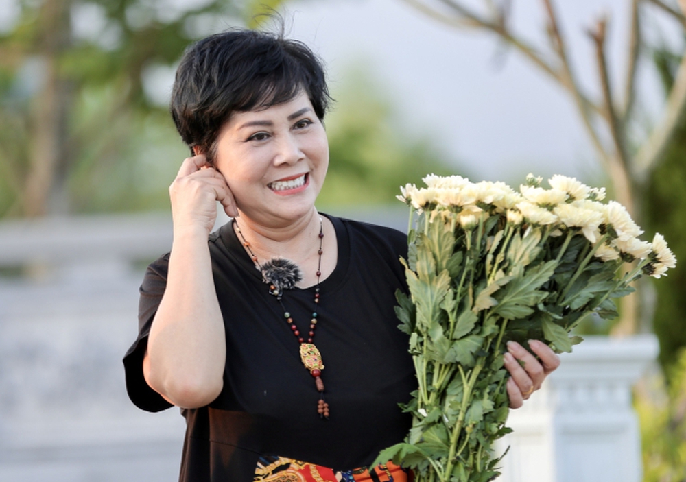 NSND Minh Hằng hé lộ lý do thoải mái chia sẻ chuyện mua sẵn mộ phần-2