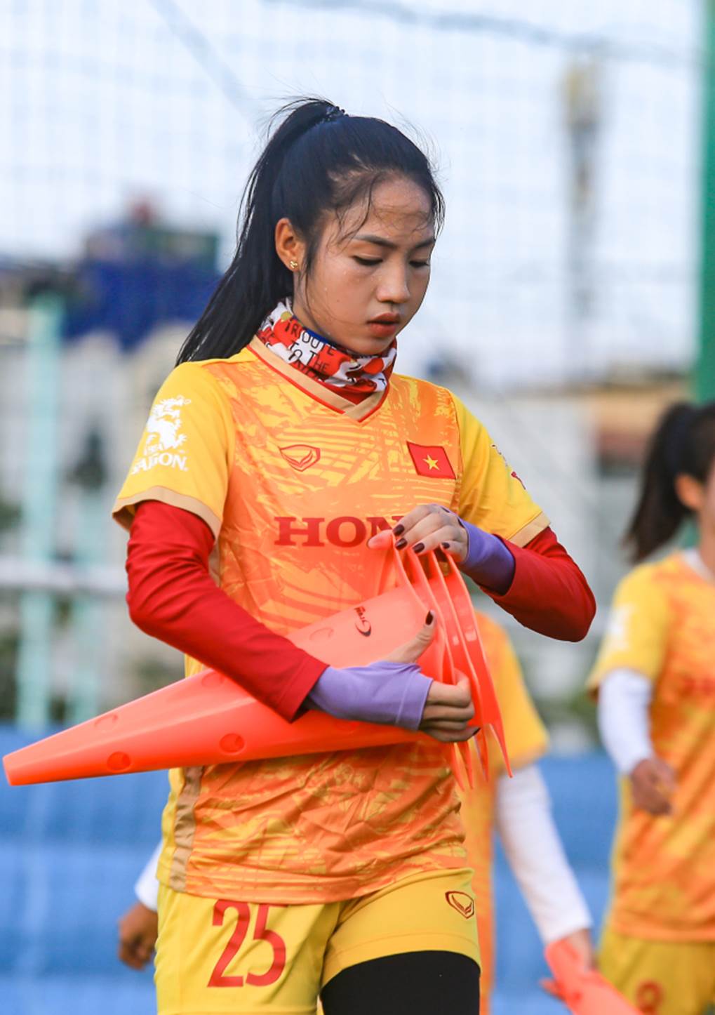 Hé lộ cách hotgirl Thanh Nhã, Trần Thị Duyên bảo vệ da khi tập luyện dưới tiết trời nắng gắt-1