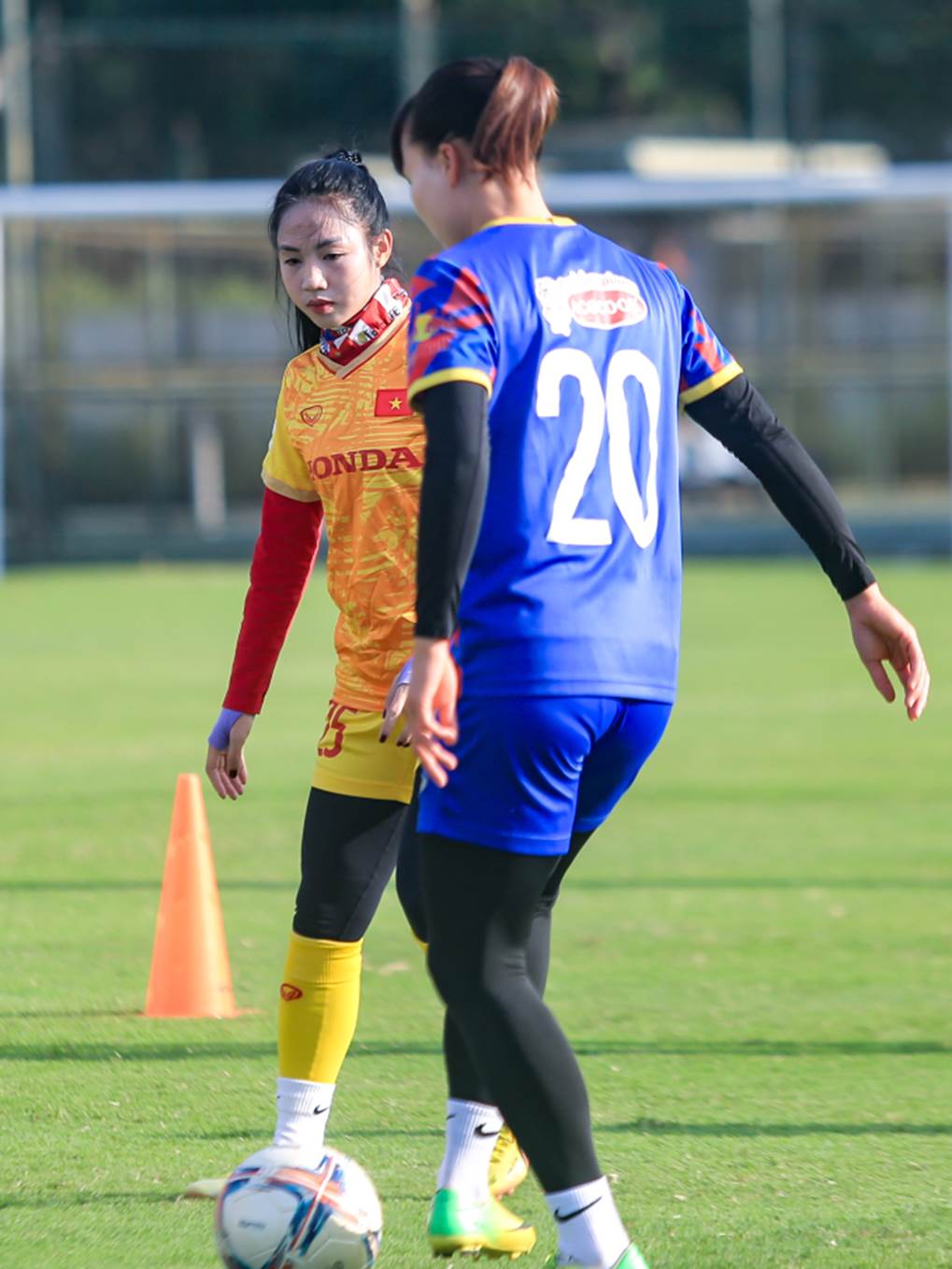 Hé lộ cách hotgirl Thanh Nhã, Trần Thị Duyên bảo vệ da khi tập luyện dưới tiết trời nắng gắt-3