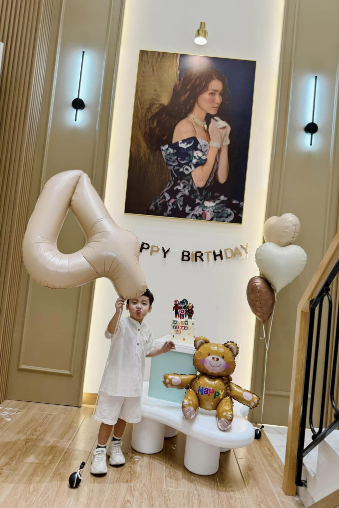 Hòa Minzy tổ chức sinh nhật cho bé Bo, biểu cảm đáng yêu của quý tử gây sốt-2