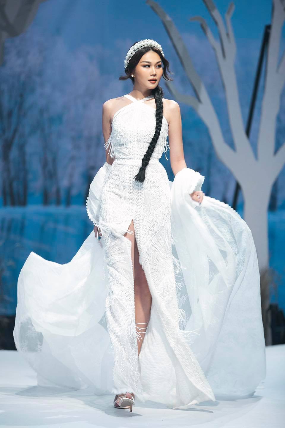 Những lần Thanh Hằng mặc váy cưới đẹp lộng lẫy, càng ngắm càng mong ngày chị đẹp thành cô dâu xịn-5