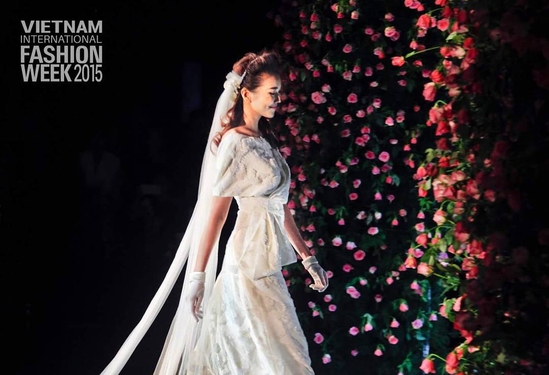 Những lần Thanh Hằng mặc váy cưới đẹp lộng lẫy, càng ngắm càng mong ngày chị đẹp thành cô dâu xịn-10