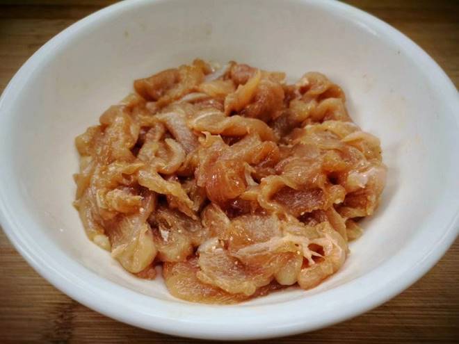 Loại rau tưởng chỉ để ăn sống nào ngờ xào kiểu này rất ngon, giàu canxi lại ít calo, không sợ béo-2