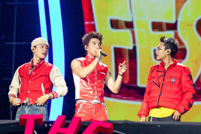 HURRYKNG gọi HIEUTHUHAI là ân nhân: Nhiều công ty lớn mời về nhưng từ chối, đi show đều gửi lương về cho đồng đội!-1