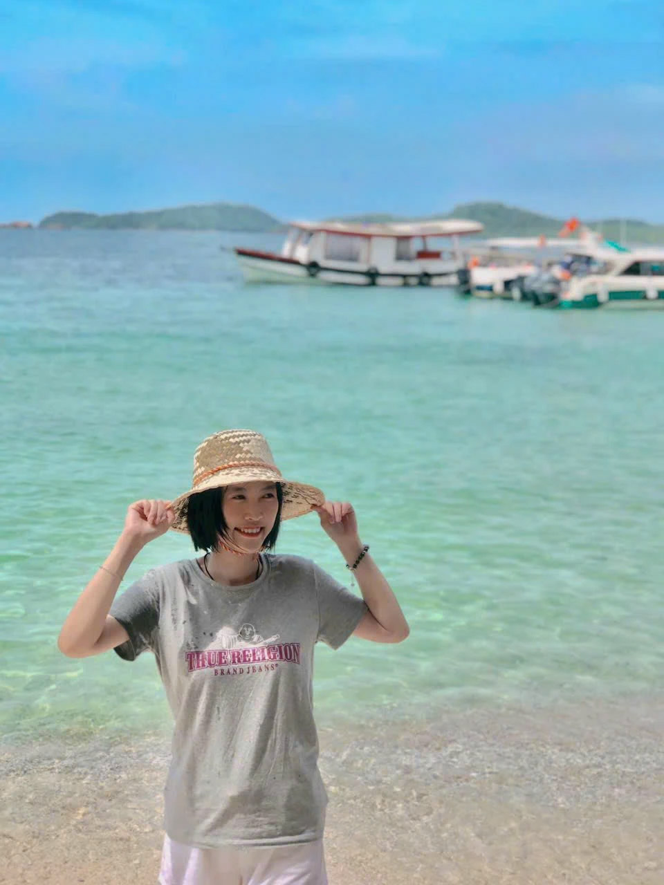 Người mẹ ở TP HCM ngược xuôi tìm con gái trầm cảm mất tích-1