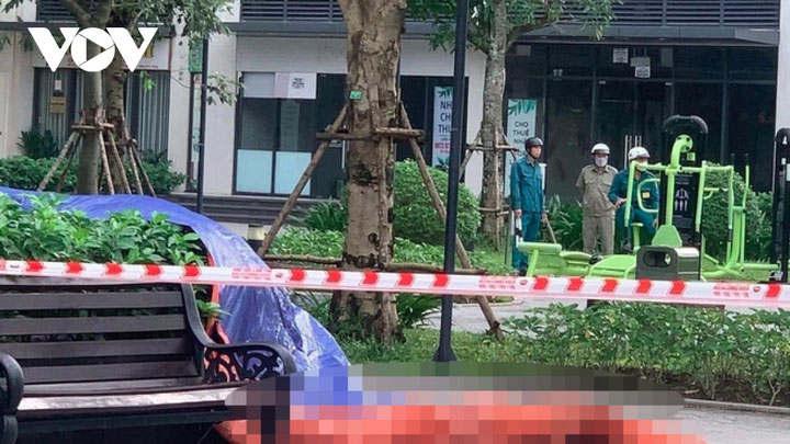 Cô gái trẻ tử vong nghi rơi từ tầng 19 chung cư ở TP.HCM-1