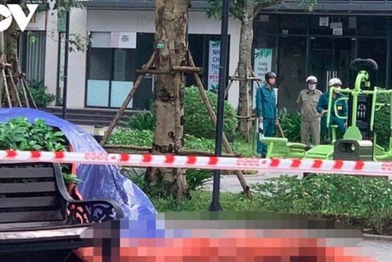 Cô gái trẻ tử vong nghi rơi từ tầng 19 chung cư ở TP.HCM