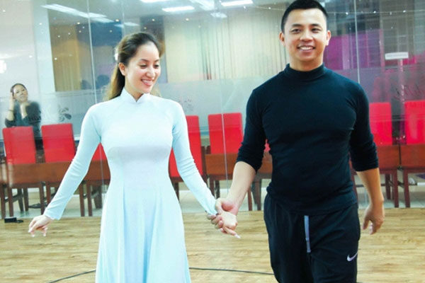 Đời thực kín tiếng bên vợ hoa khôi kém 20 tuổi của nam kiện tướng dancersport Chí Anh-5