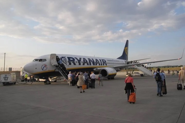 5 cách khử mùi nôn trên xe ô tô-2