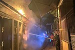 Hàng xóm nghẹn ngào kể lại vụ cháy kinh hoàng ở Đà Nẵng: Phá cổng cứu được 3 người, còn 2 cháu bé thì không qua khỏi-6