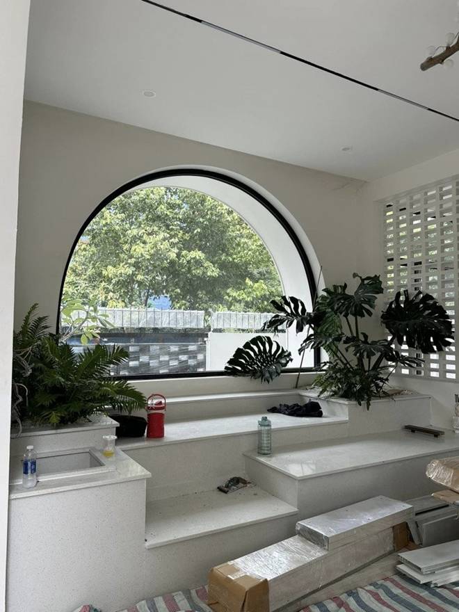 Vân Trang làm nông dân trong cơ ngơi rộng 1.000 m2, chở hơn 2 tấn đất từ quê lên Sài Gòn trồng cây-7