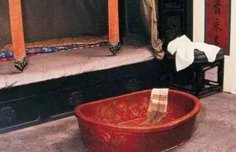 Bên trong phòng ngủ của Từ Hi Thái hậu: Nội thất hiện đại bậc nhất, có dát đầy vàng bạc châu báu như lời đồn?-10