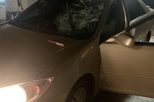 Vệ sỹ bất ngờ phát bệnh, tấn công Phó Giám đốc ngân hàng ở Nghệ An-1