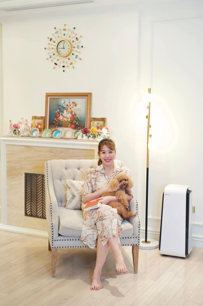 Chỉ thuật giấu dây diện, MC Diệp Chi nhân tiện flex luôn căn nhà sang rộng chẳng kém khách sạn 5 sao-1