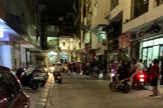 Điều tra nguyên nhân người đàn ông rơi từ tầng cao toà nhà xuống đất tử vong