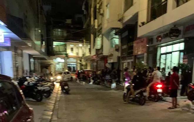 Điều tra nguyên nhân người đàn ông rơi từ tầng cao toà nhà xuống đất tử vong-1