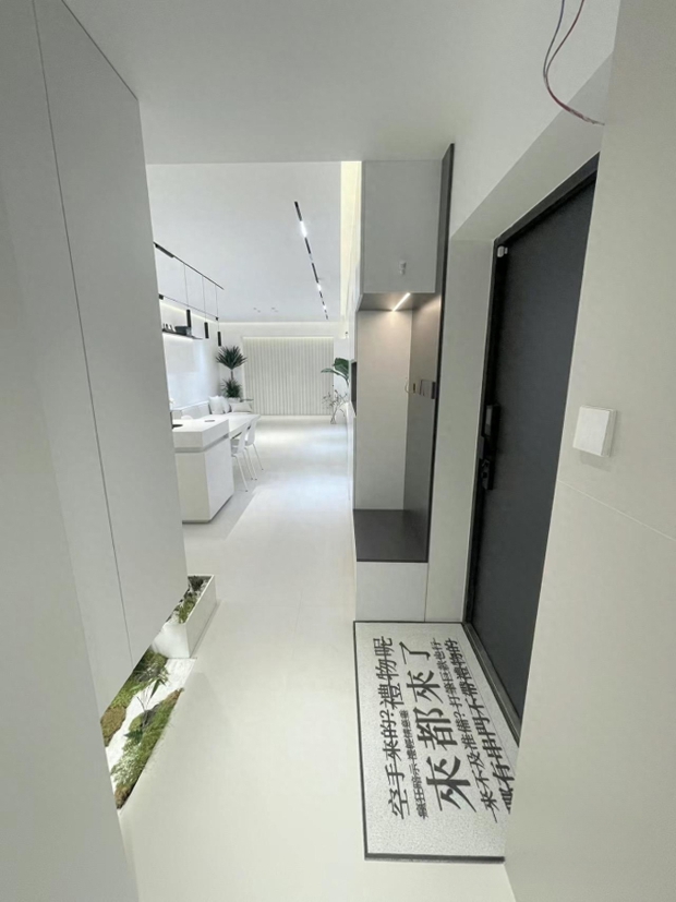 Căn hộ 98m2 full màu trắng khiến ai nhìn cũng ngỡ ngàng vì tối giản quá mức, gia chủ thậm chí không có TV-2