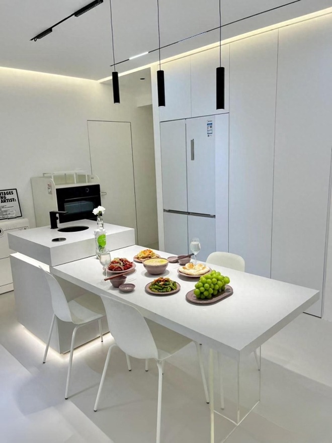 Căn hộ 98m2 full màu trắng khiến ai nhìn cũng ngỡ ngàng vì tối giản quá mức, gia chủ thậm chí không có TV-8