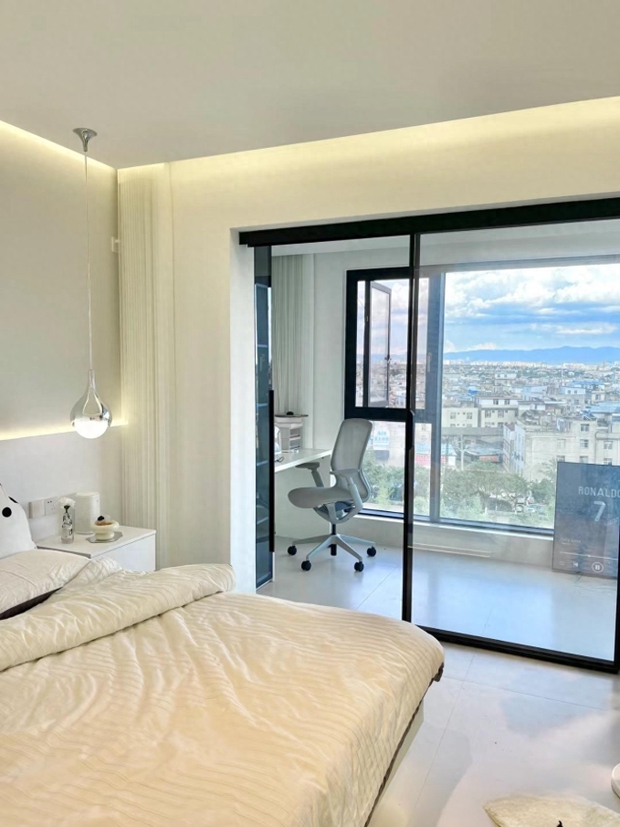 Căn hộ 98m2 full màu trắng khiến ai nhìn cũng ngỡ ngàng vì tối giản quá mức, gia chủ thậm chí không có TV-11