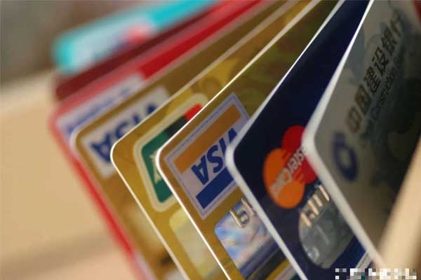 Xin cấp lại tài khoản ngân hàng, người đàn ông bất ngờ bị công an triệu tập: Đường dây mua bán hơn 500 thẻ ATM tiền tỷ bị phanh phui-2