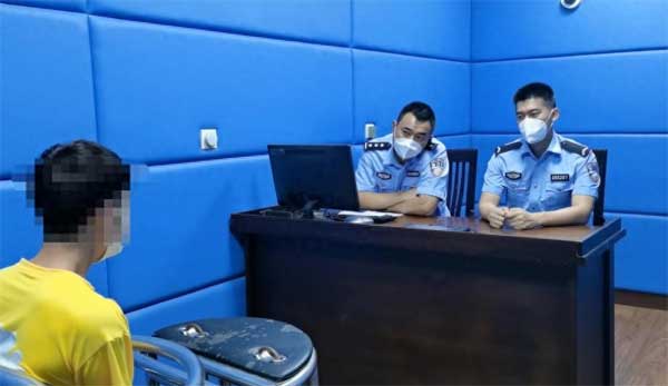 Xin cấp lại tài khoản ngân hàng, người đàn ông bất ngờ bị công an triệu tập: Đường dây mua bán hơn 500 thẻ ATM tiền tỷ bị phanh phui-1