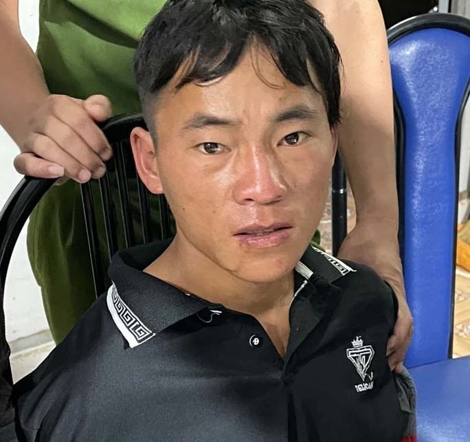 Đang bế ru con 3 tháng tuổi ngủ, vợ bị chồng đâm tử vong-1