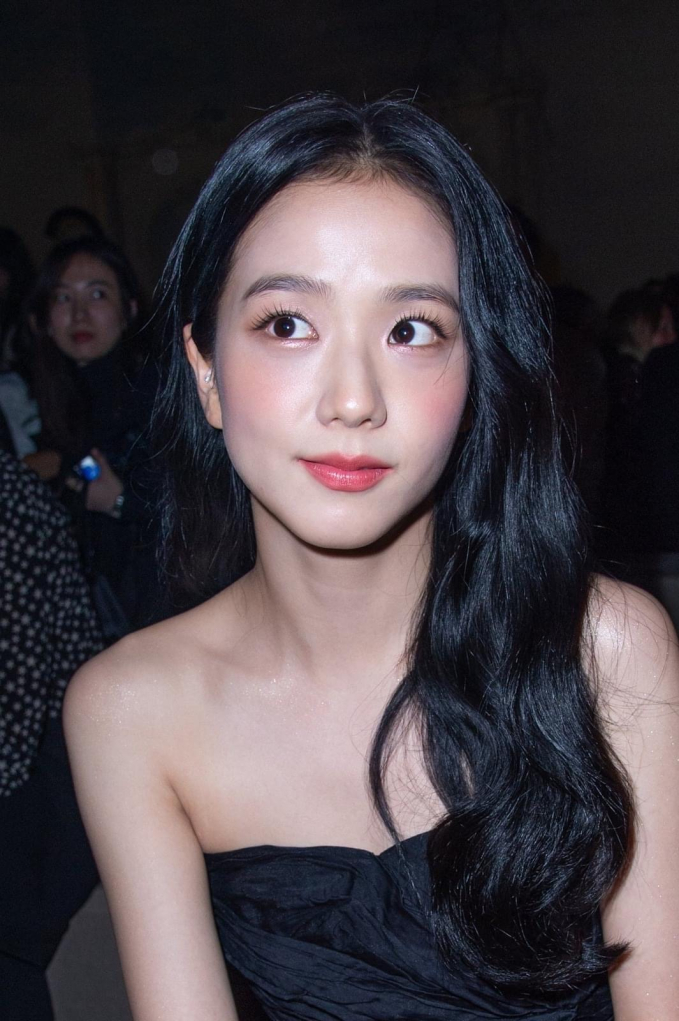 Chỉ có thể là Jisoo: Ảnh không cần chỉnh sửa, chụp dưới đèn flash vẫn xinh bất chấp-1