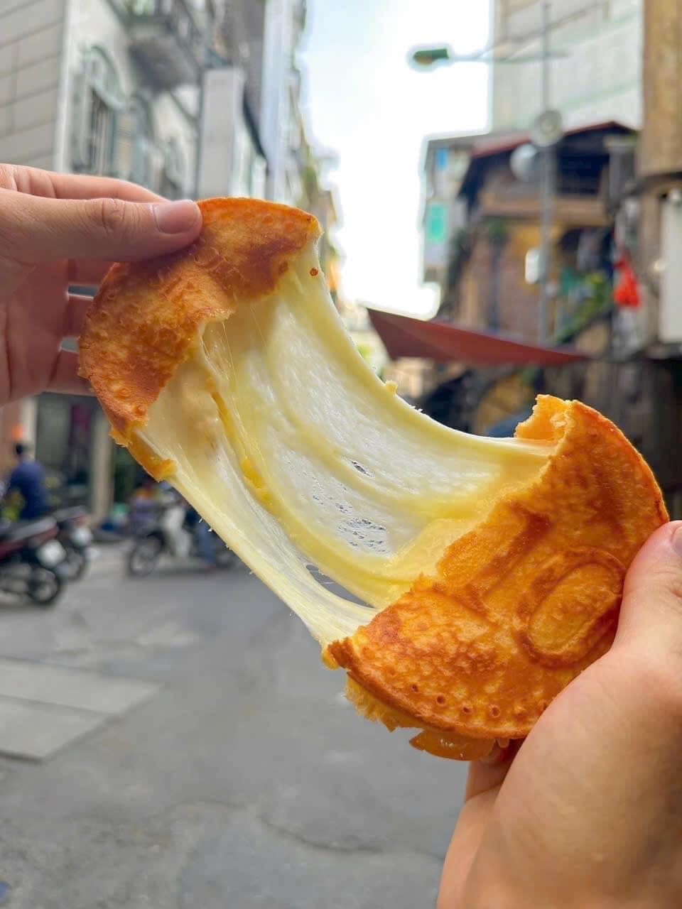 Bị chê đắt bánh đồng xu vẫn gây sốt ở Sài Gòn-4