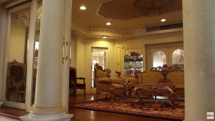 Biệt thự như cung điện hoàng gia của người đàn ông quyền lực đang dính lùm xùm với Hoa hậu Thùy Tiên-18