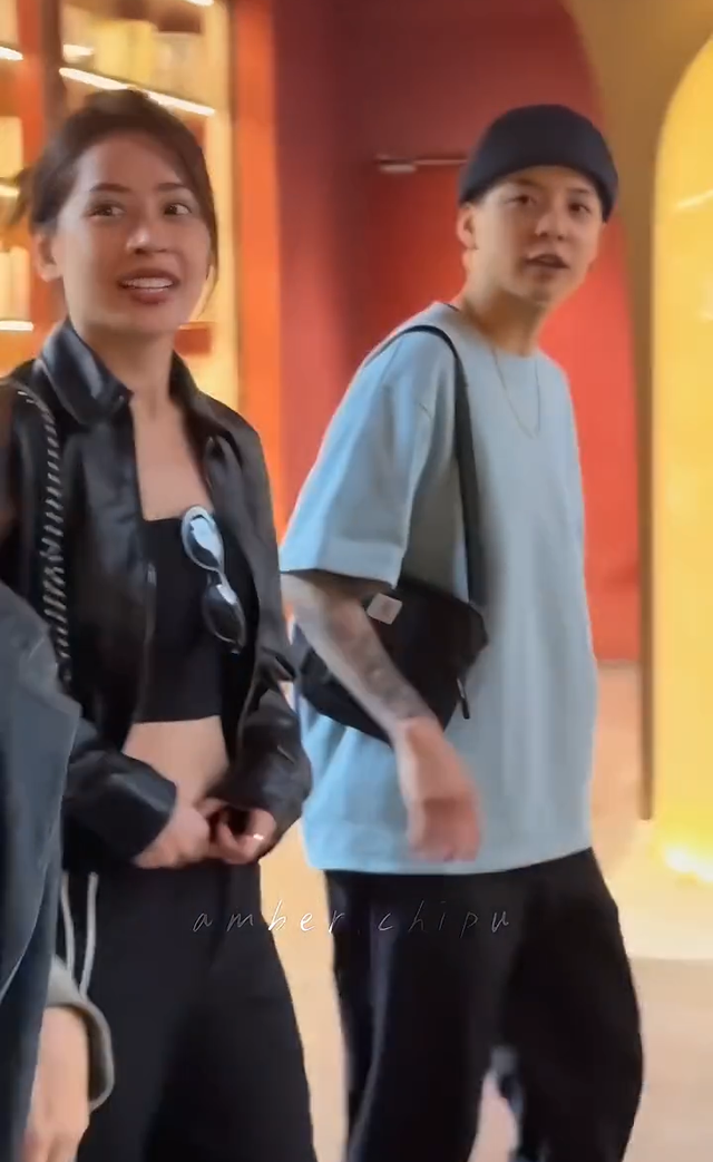 Tóm dính Chi Pu - Amber đánh lẻ tại nước ngoài, netizen rần rần khi phát hiện một món đồ đôi-1