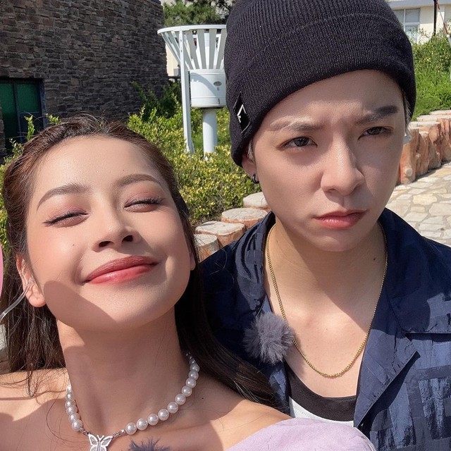 Tóm dính Chi Pu - Amber đánh lẻ tại nước ngoài, netizen rần rần khi phát hiện một món đồ đôi-6