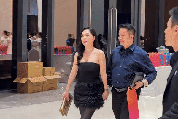 Nữ đại gia quận 7 Đoàn Di Băng trang trí biệt thự hoành tráng đón Halloween, ai nhìn cũng xuýt xoa quá đầu tư-18