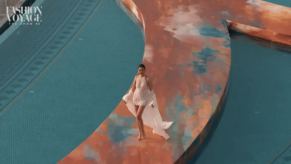 Thì ra Thanh Hằng và chồng nhạc trưởng lộ hint từ 2 năm trước, lướt qua vài giây nhưng ánh mắt nói lên tất cả-2