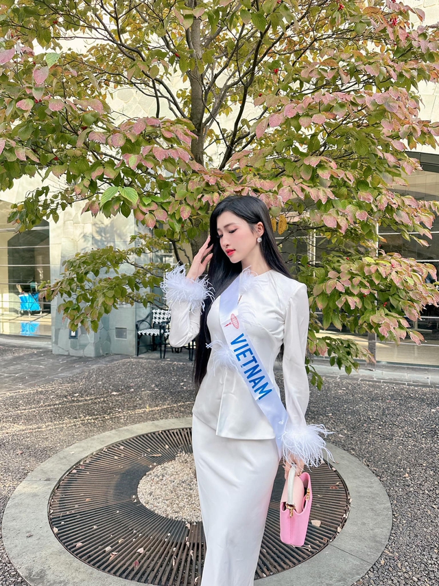 Phương Nhi vướng tranh cãi vì né camera, được xướng tên nhận 1 giải gây lo lắng khi chinh chiến Miss International-5