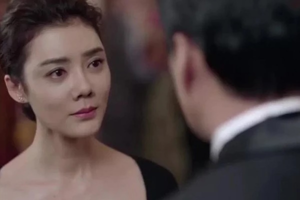 Chết lặng khi biết quá khứ đáng sợ của cô vợ xinh đẹp-2