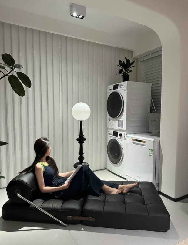 Bên trong căn hộ trắng đen độc đáo, mơ ước của người chơi hệ tối giản-5