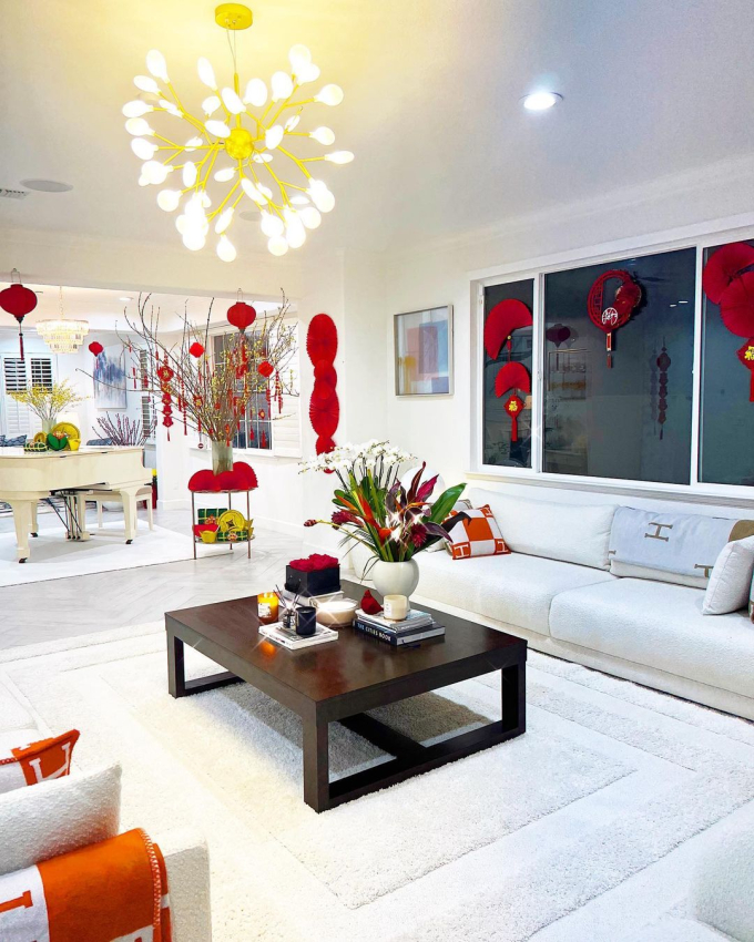 Phạm Hương lập Instagram flex độ khéo: Mê cắm hoa và decor nhà cửa, cứ đến lễ hội là trang hoàng đẹp mê-11