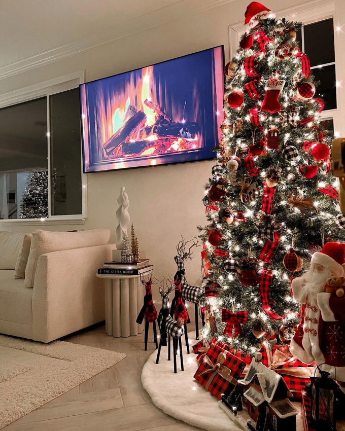 Phạm Hương lập Instagram flex độ khéo: Mê cắm hoa và decor nhà cửa, cứ đến lễ hội là trang hoàng đẹp mê-13