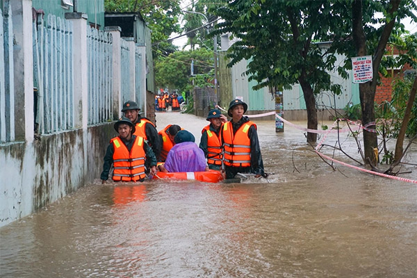 Vùng áp thấp trên Biển Đông có thể mạnh lên thành áp thấp nhiệt đới-2