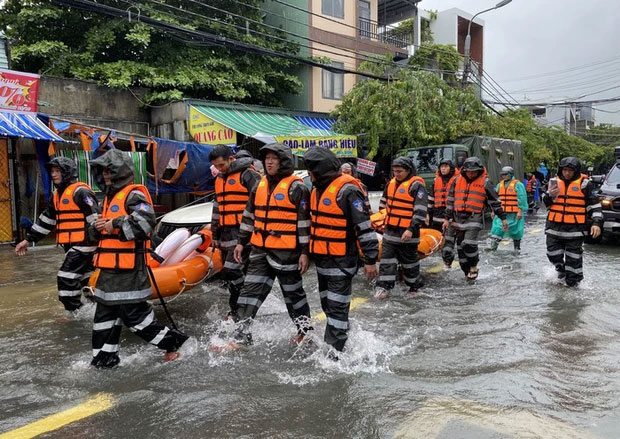 Đà Nẵng nâng mức cảnh báo rủi ro thiên tai, tập trung di dời dân đề phòng đêm ngập thứ 2-1