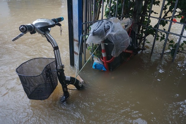 Ở nơi ngập sâu nhất Đà Nẵng: Tôi sợ, năm ngoái trôi hết tài sản rồi, năm nay chắc cũng vậy-12