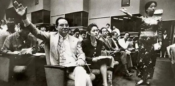 Chê ông lão bán tranh cổ giá cao, một năm sau bảo tàng phải cắn răng” chi 60 tỷ đồng mới mua được món đồ-4