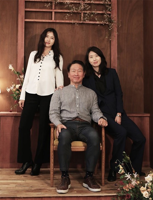 Công chúa SK” phá vỡ định kiến về giới tài phiệt: Cha giàu nhất nhì Hàn Quốc vẫn làm phục vụ, tình nguyện nhập ngũ-1