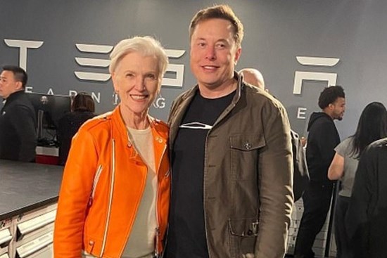 Người mẹ siêu mẫu của tỷ phú, U80 vẫn trẻ trung nhờ 2 thói quen chống lão hóa