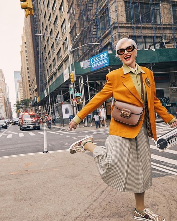 Người mẹ siêu mẫu của tỷ phú, U80 vẫn trẻ trung nhờ 2 thói quen chống lão hóa-5