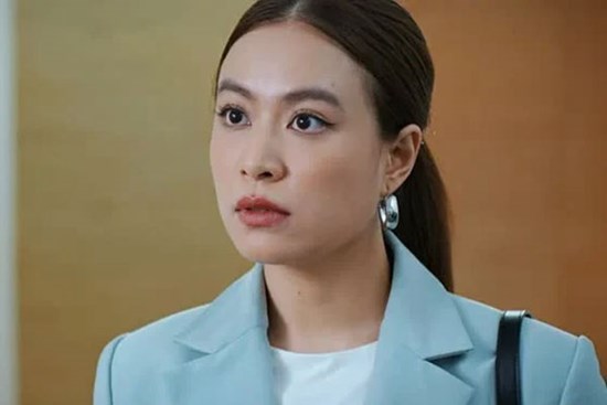 Hoàng Thùy Linh bị chê thoại như đọc trên phim giờ vàng